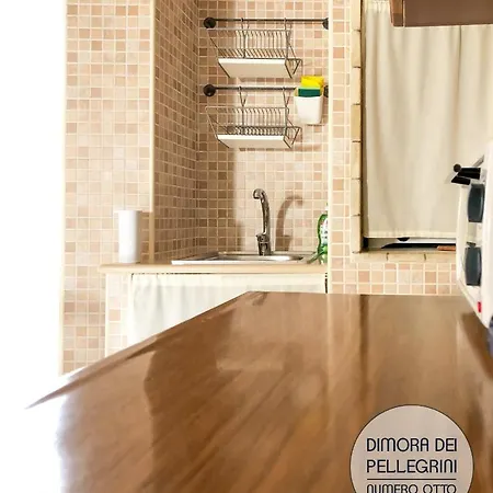 Apartman Dimora Dei Pellegrini 8 *