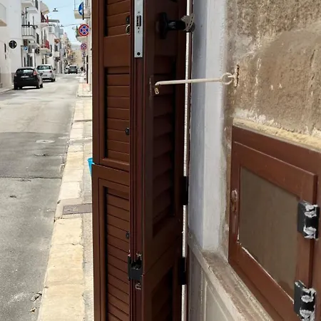 Apartman Dimora Dei Pellegrini 8 *