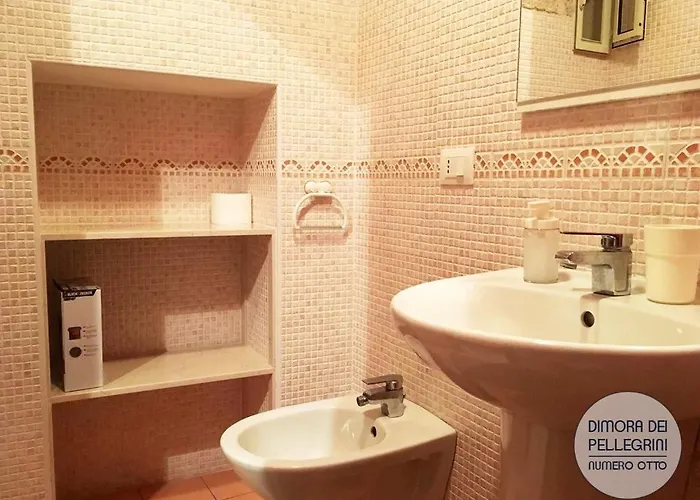 Dimora Dei Pellegrini 8 Apartment